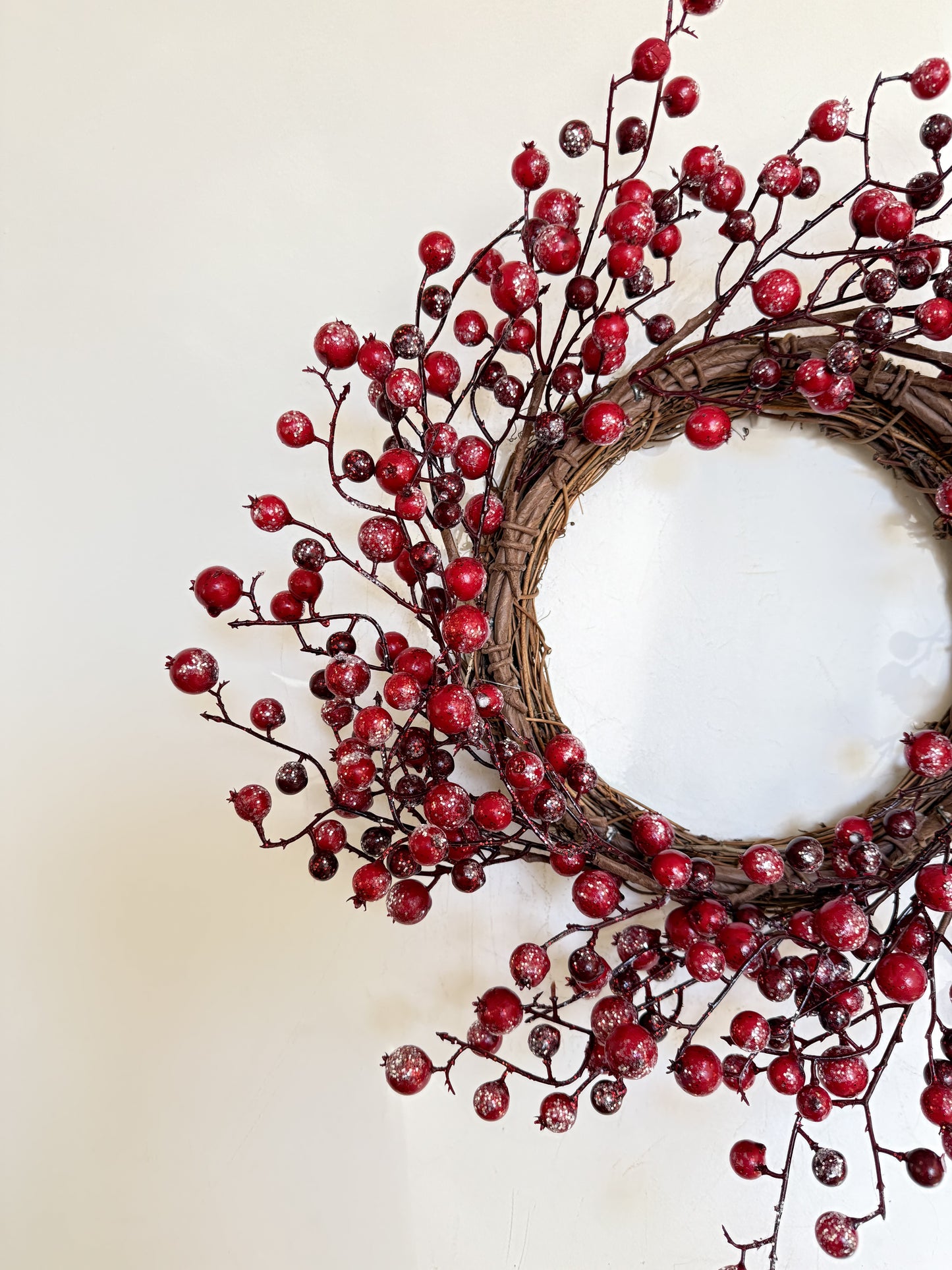 Red Berry Wreath – Minimalist Holiday Décor｜Christmas | Gifts | 18”