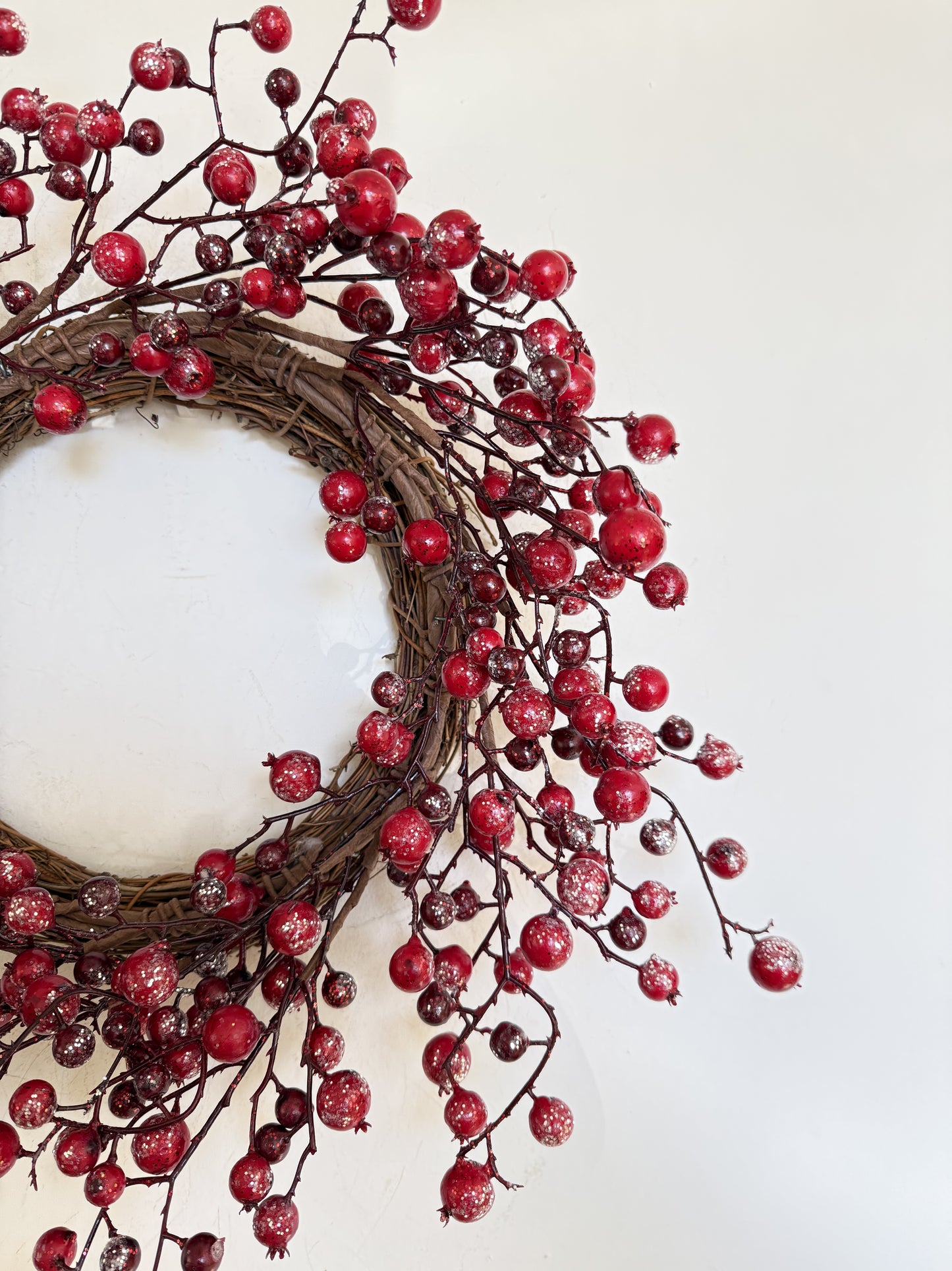 Red Berry Wreath – Minimalist Holiday Décor｜Christmas | Gifts | 18”